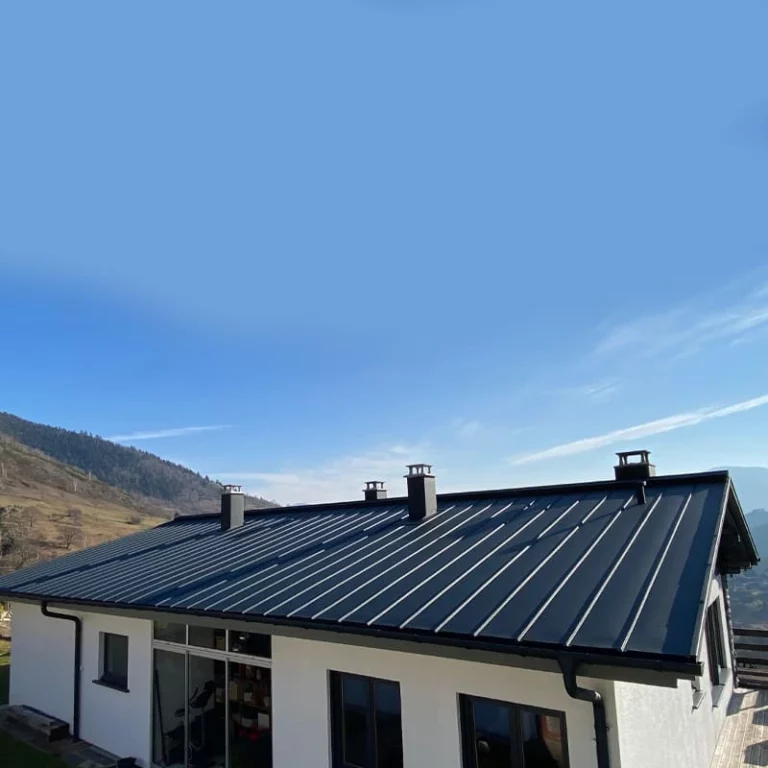 réalisation-travaux-couverture-bac-acier-maison-montagne